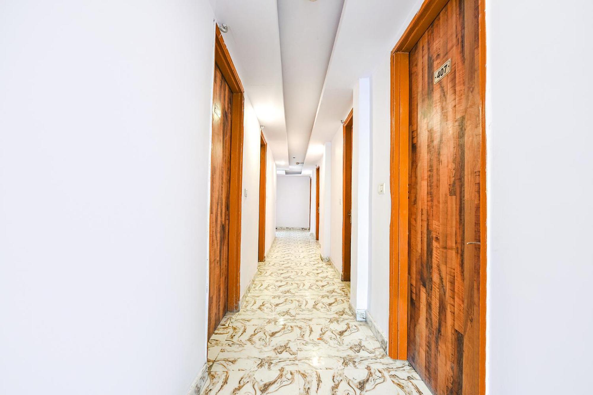 Fabhotel Pp Residency Tilak Nagar Nueva Delhi Exterior foto